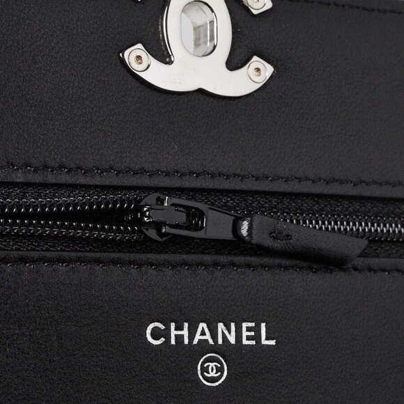 Chanel Black Velvet and Mirror Sequin CC WOC Clutch Bag - Picture 6 of 13